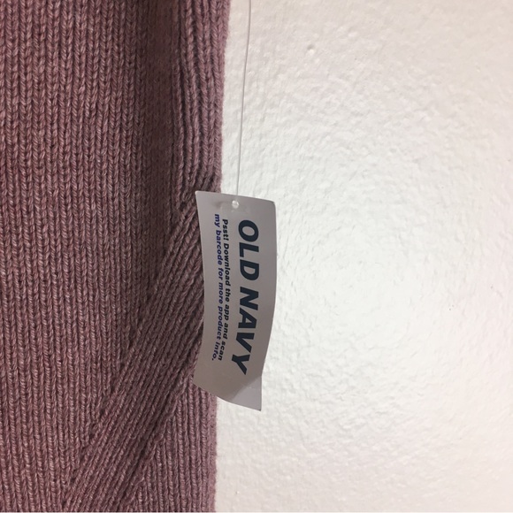 Old Navy V-Neck Knit Sweater Tank Top in Sandy Red - Picture 5 of 10